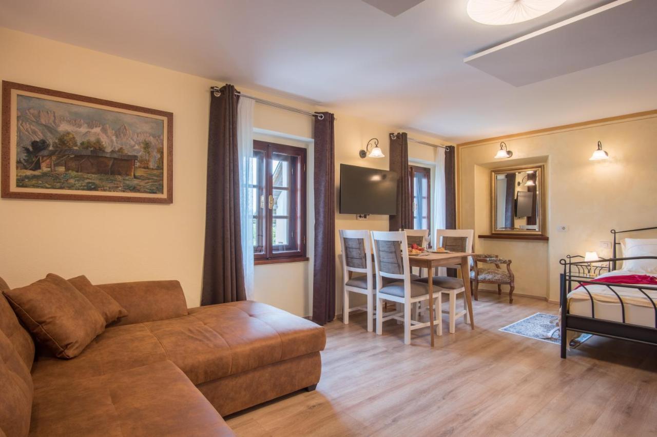 Vila Radolca Apartments & Rooms ราโดว์ลิตซา ภายนอก รูปภาพ