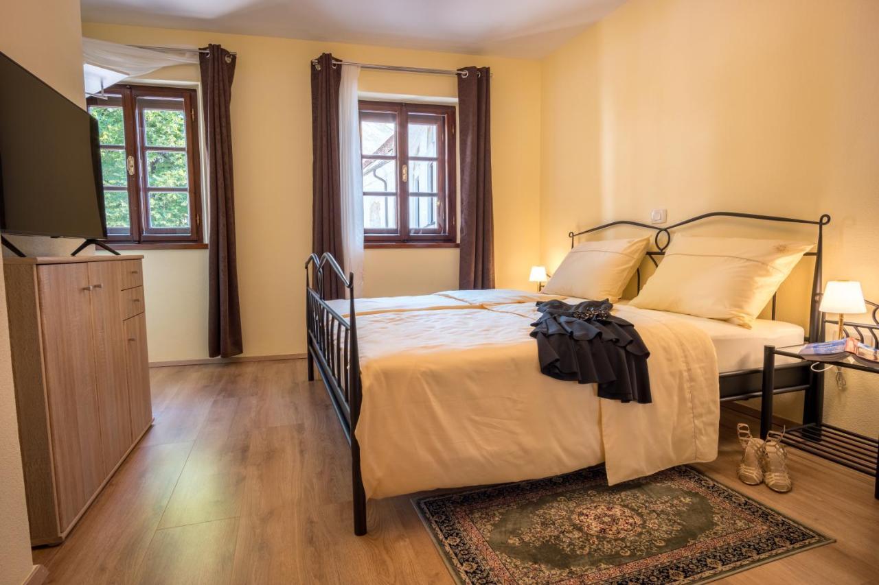 Vila Radolca Apartments & Rooms ราโดว์ลิตซา ภายนอก รูปภาพ