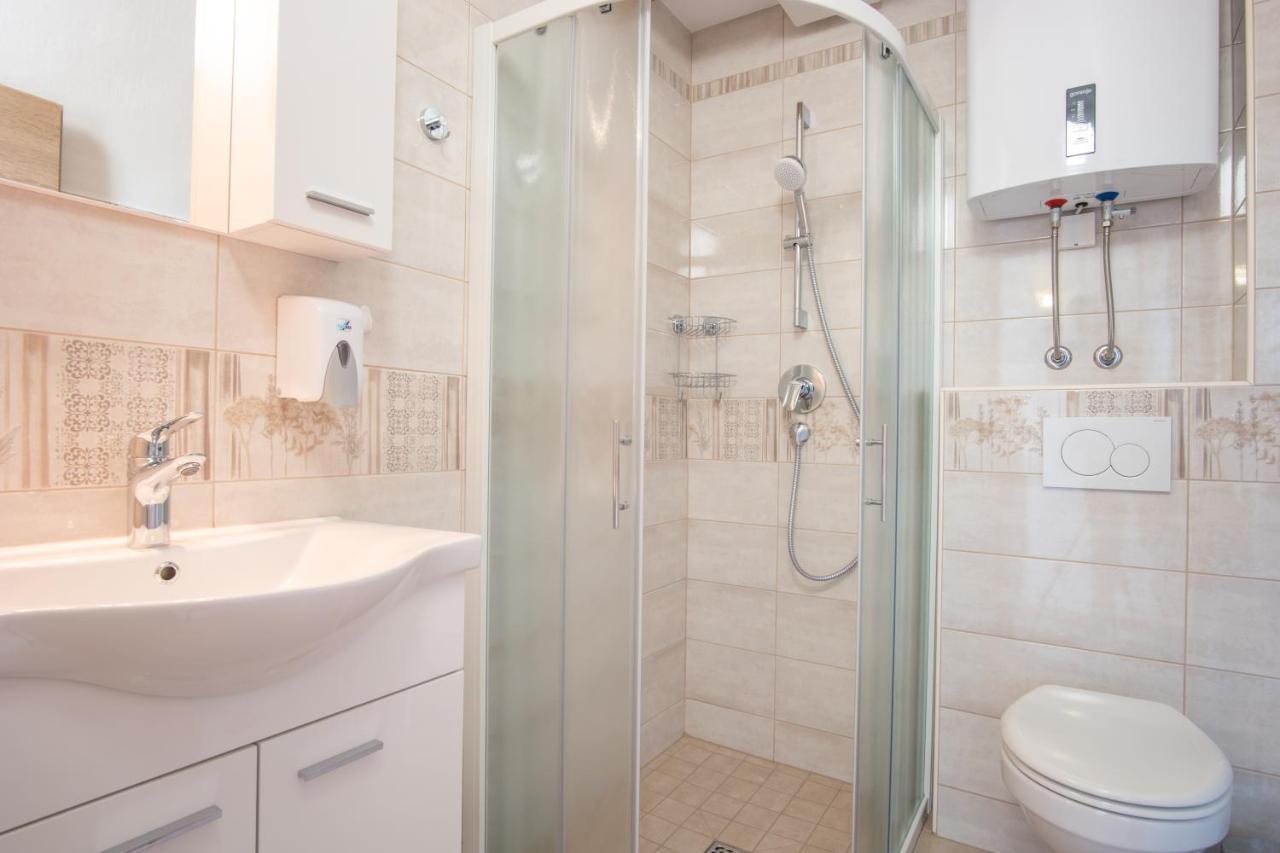 Vila Radolca Apartments & Rooms ราโดว์ลิตซา ภายนอก รูปภาพ