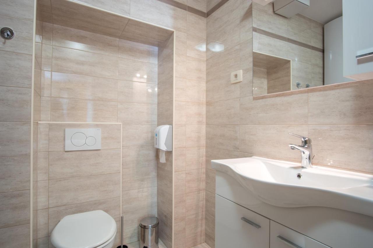 Vila Radolca Apartments & Rooms ราโดว์ลิตซา ภายนอก รูปภาพ