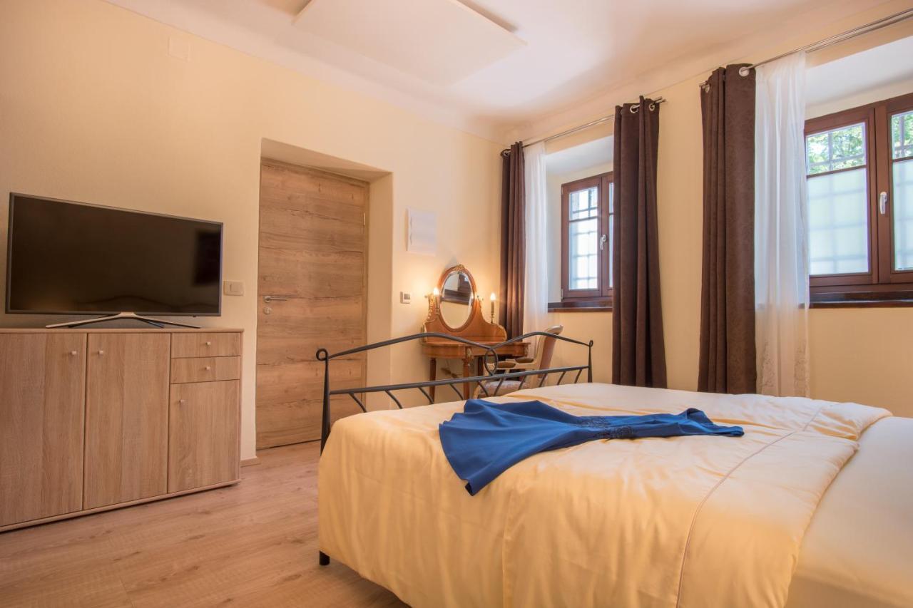 Vila Radolca Apartments & Rooms ราโดว์ลิตซา ภายนอก รูปภาพ