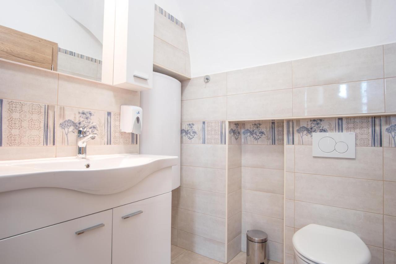Vila Radolca Apartments & Rooms ราโดว์ลิตซา ภายนอก รูปภาพ