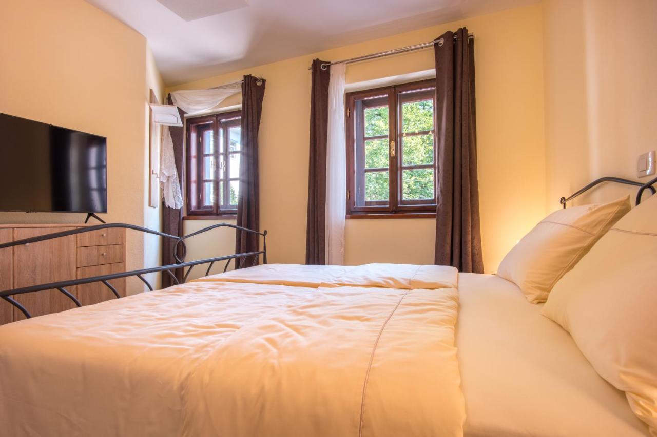Vila Radolca Apartments & Rooms ราโดว์ลิตซา ภายนอก รูปภาพ